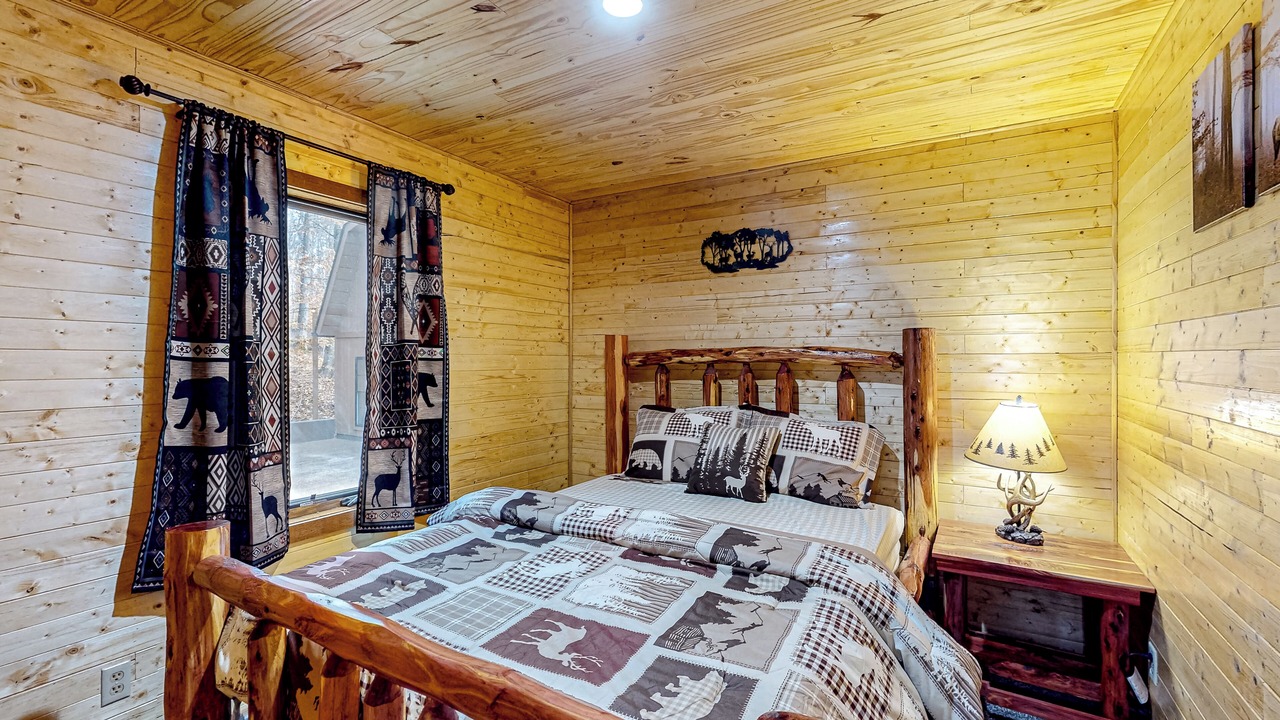 Photo of Bedroom in Gnaw Bone