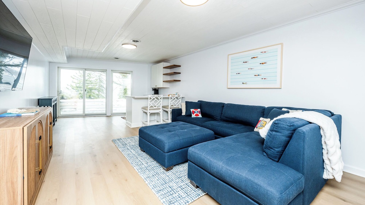 Photo of Livingroom in Paw Paw Lake