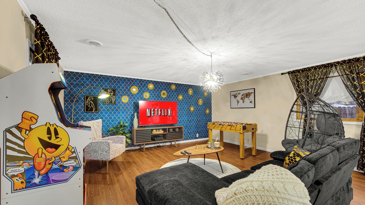 Photo of Livingroom in Michigan City