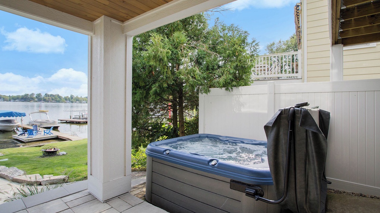 Photo of Patio Balcony in Sister Lakes