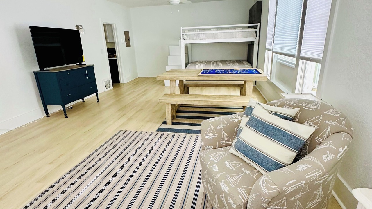 Photo of Bedroom in Lakeside