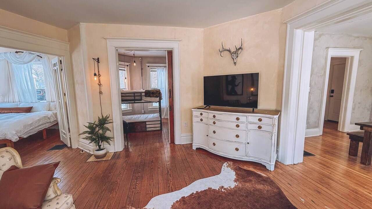 Photo of Bedroom in Niles