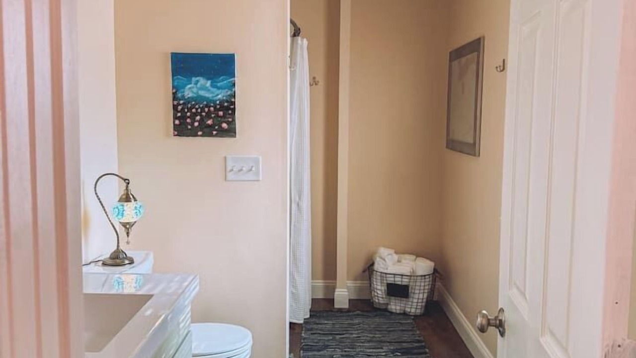 Photo of Bathroom in Niles