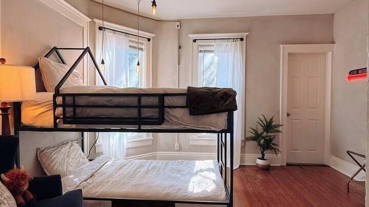 Photo of Bedroom in Niles