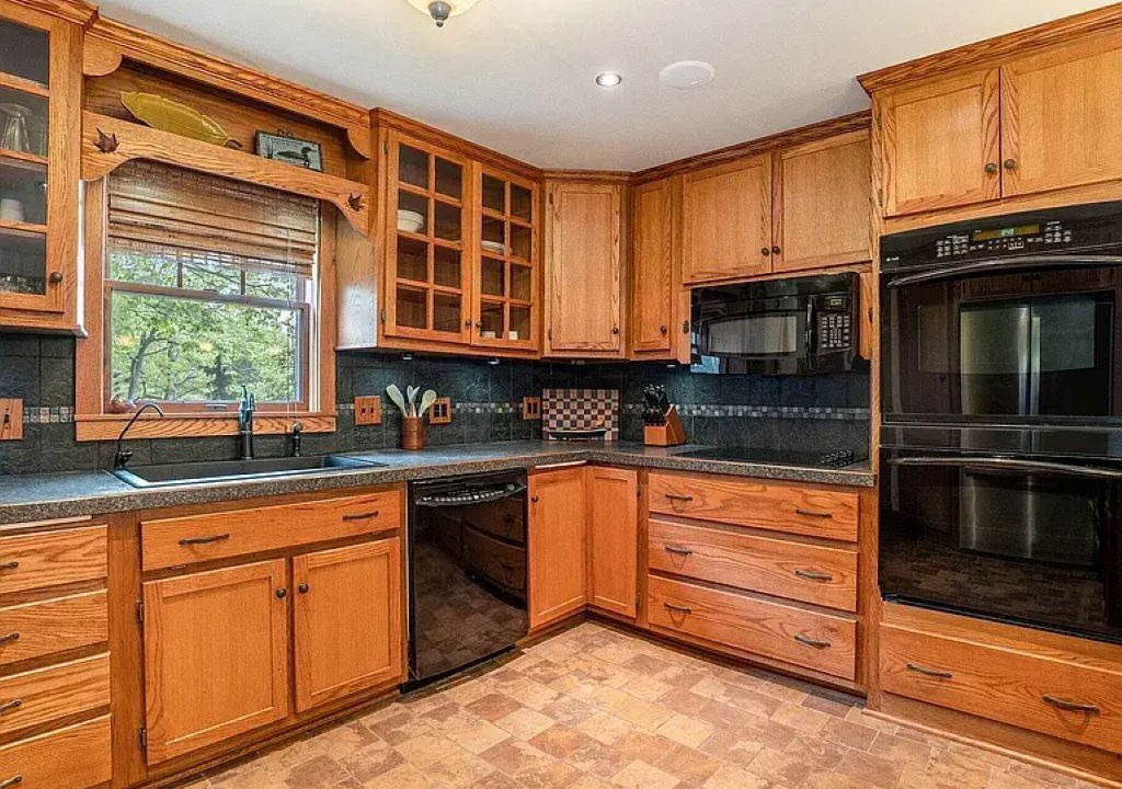 Photo of Kitchen in Six Lakes