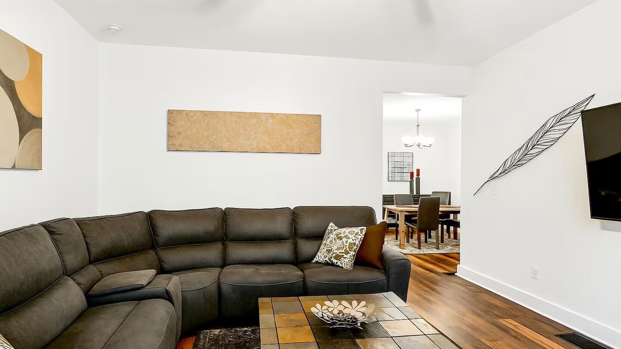 Photo of Livingroom in Holy Cross