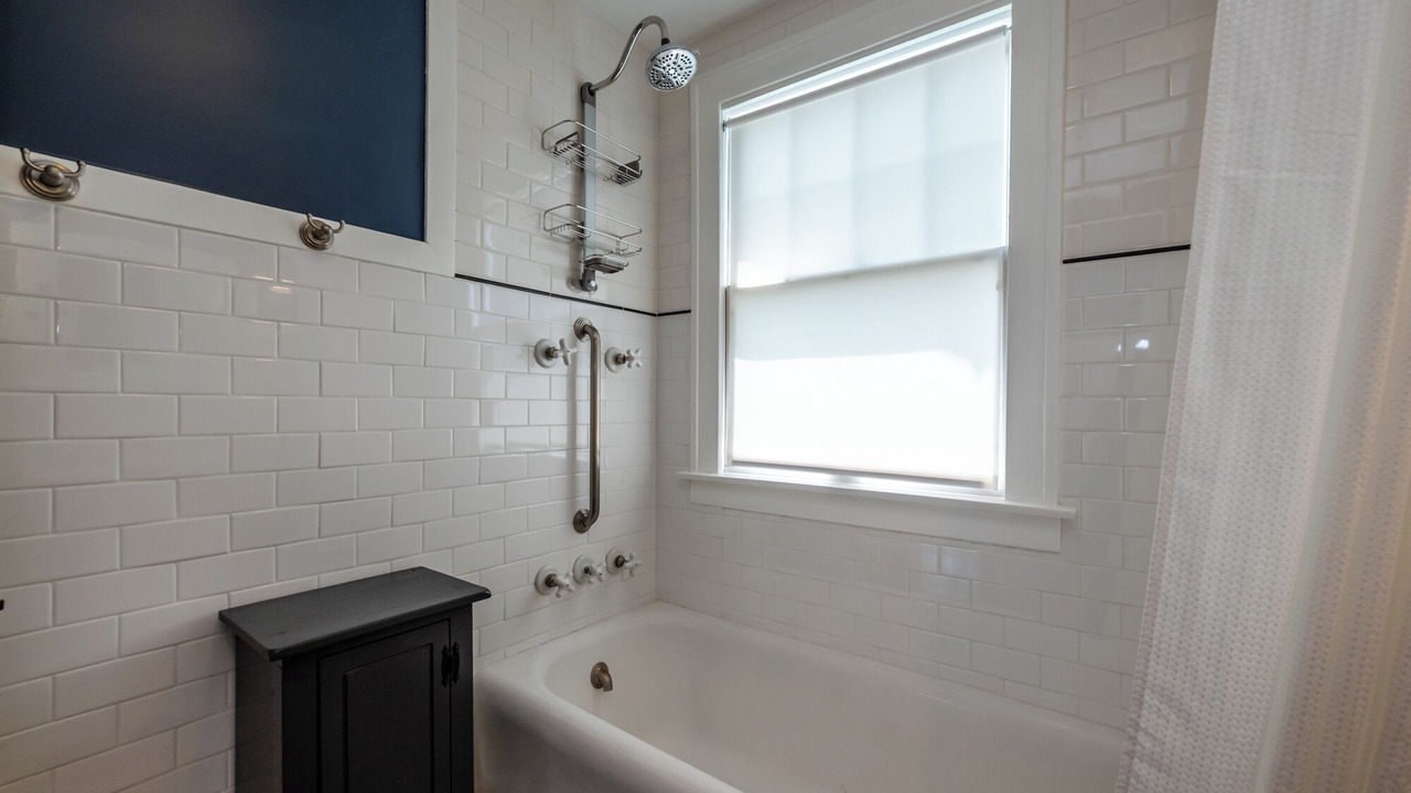 Photo of Bathroom in Lakeside