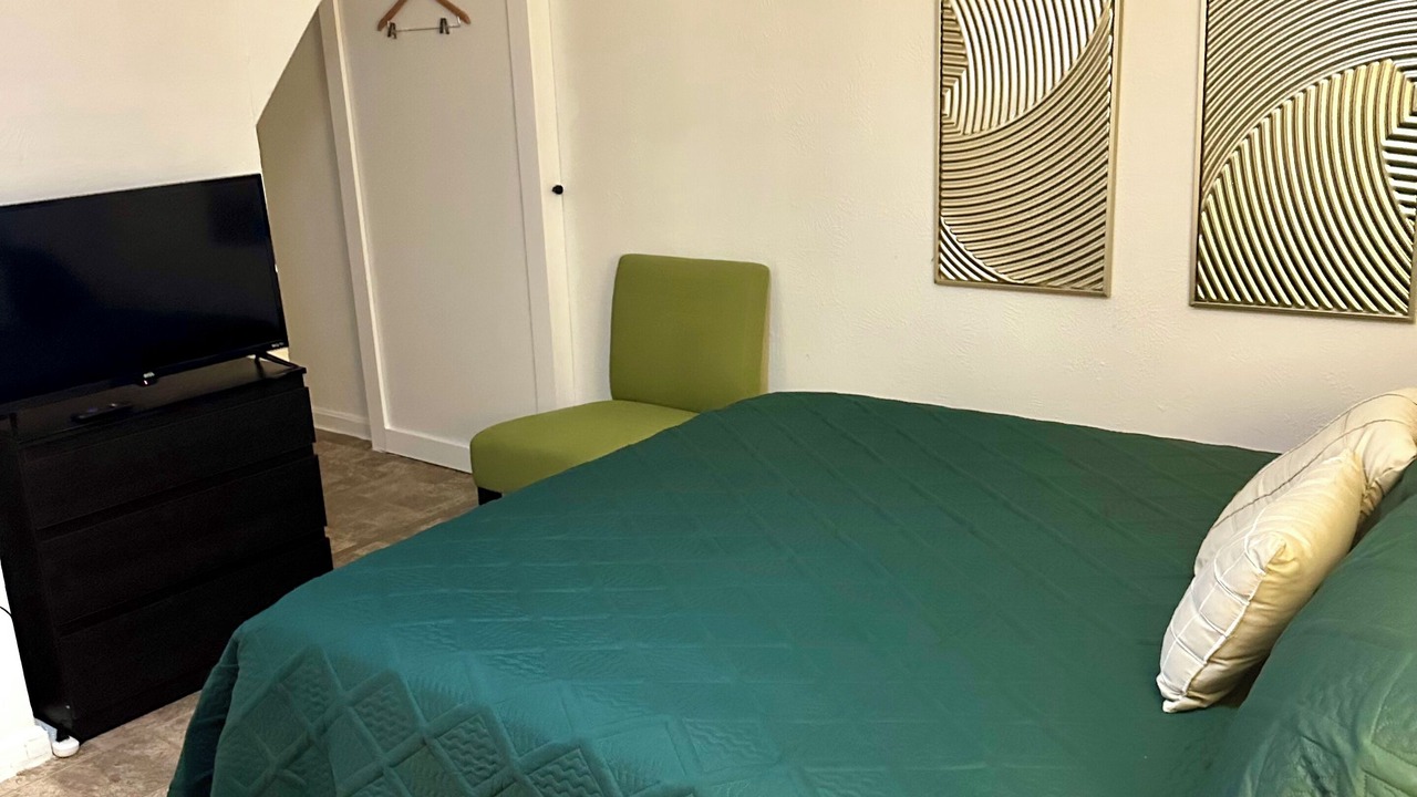 Photo of Bedroom in Niles