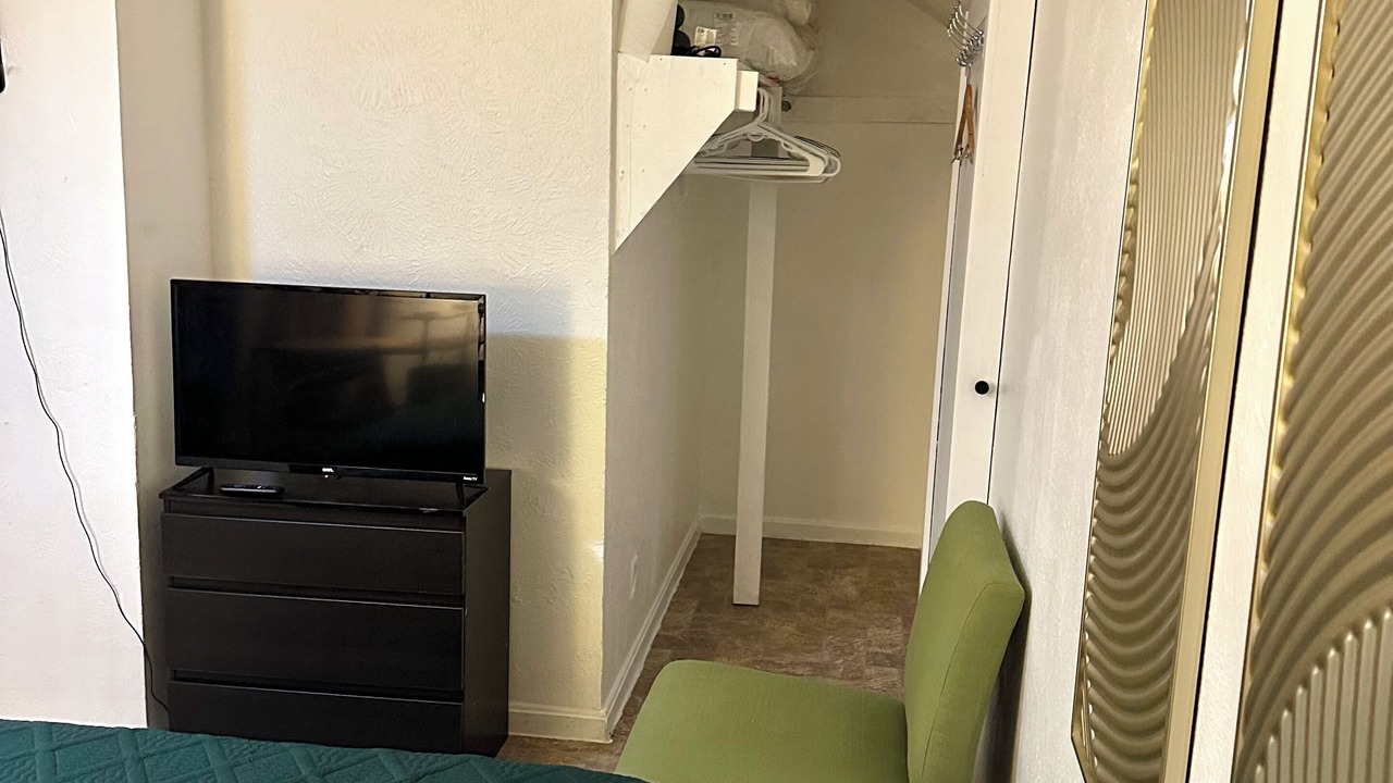 Photo of Bedroom in Niles