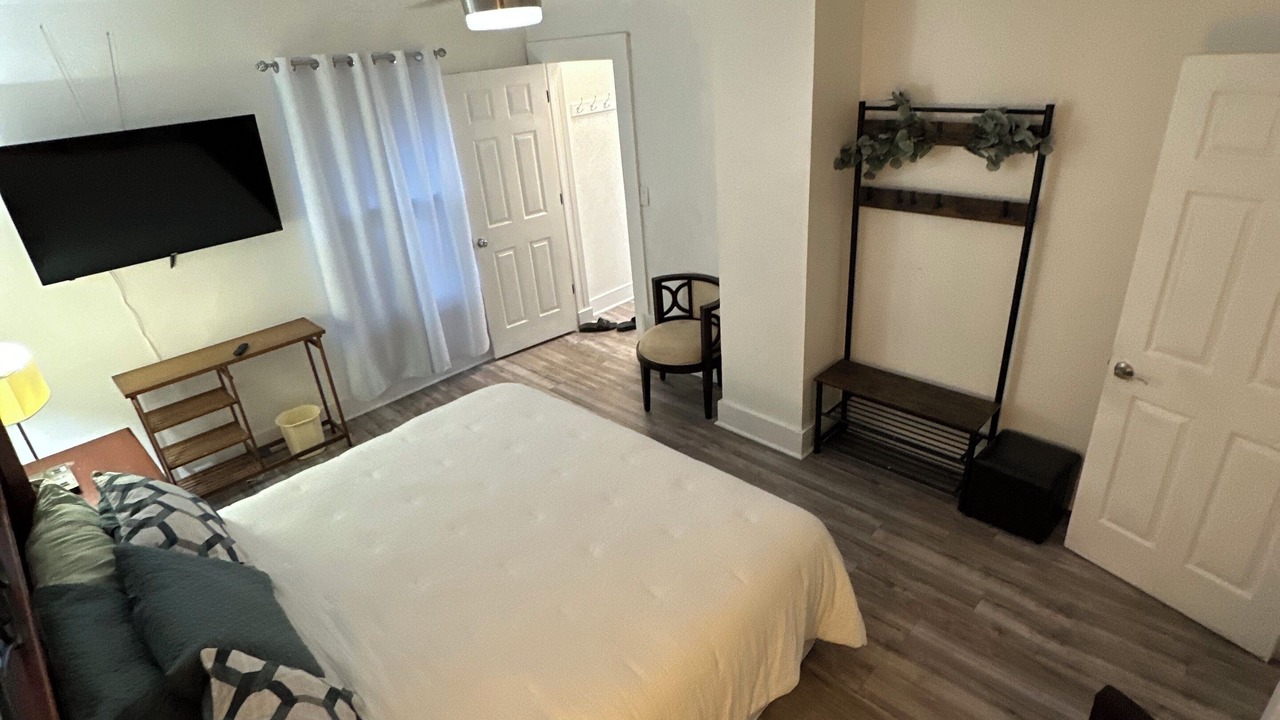 Photo of Bedroom in Niles