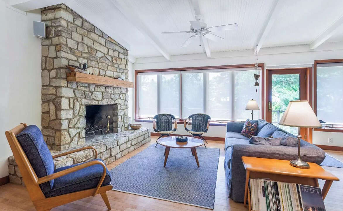 Photo of Livingroom in Covert