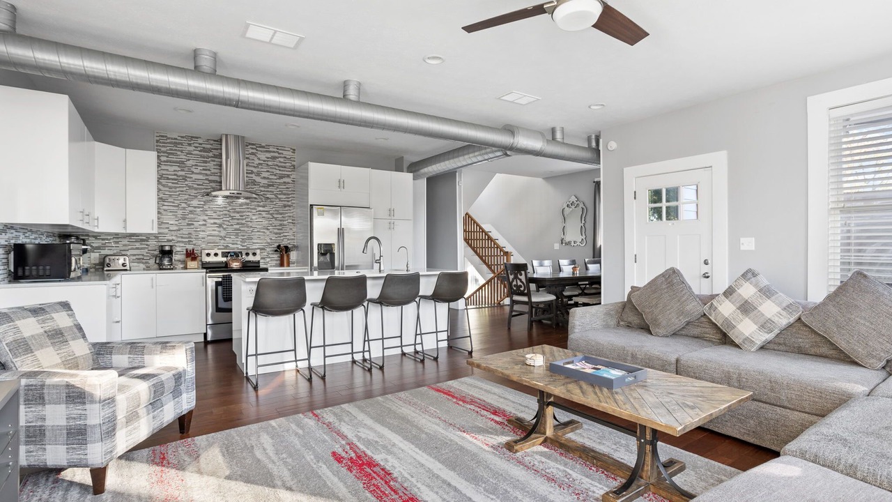 Photo of Livingroom in Fountain Square