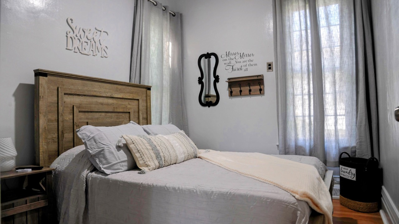 Photo of Bedroom in Bourbon