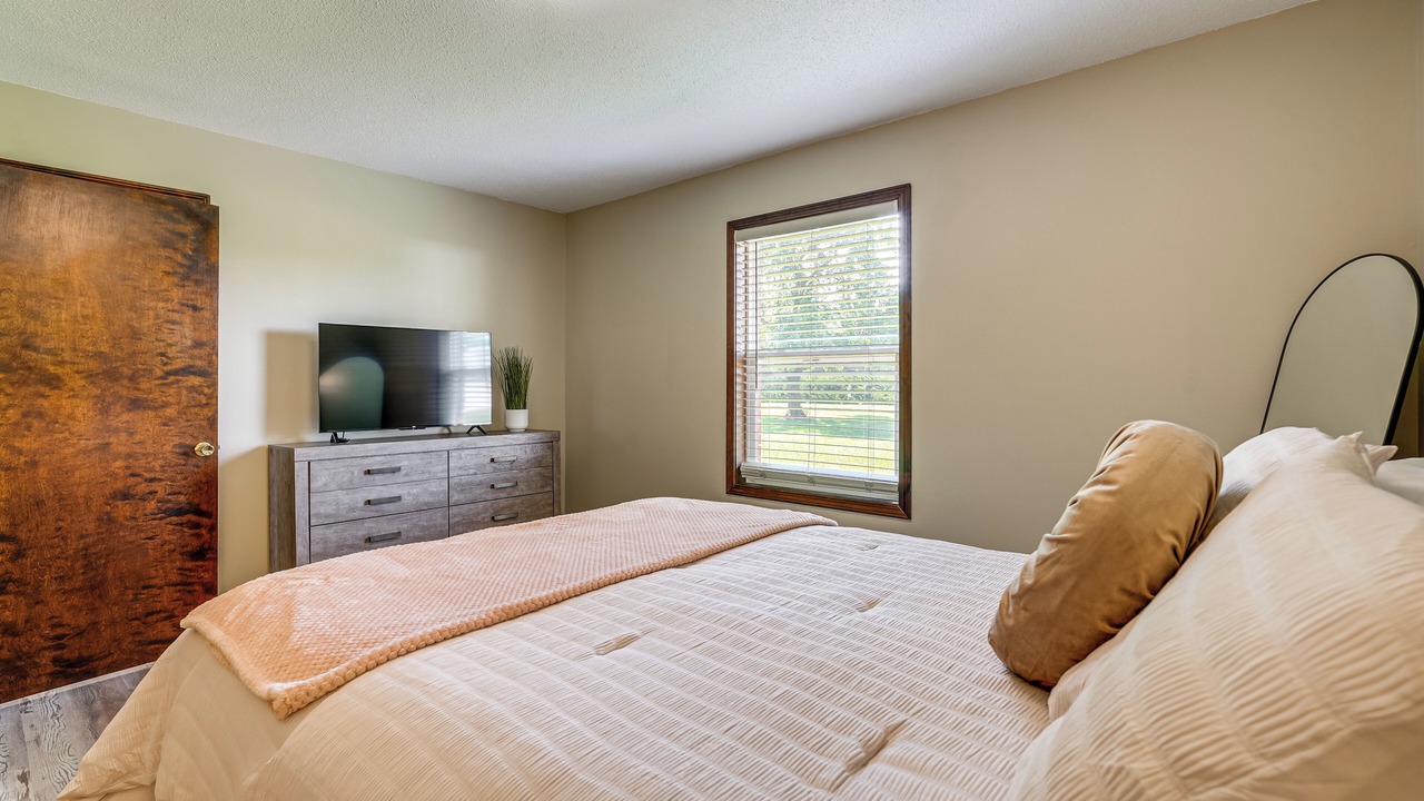 Photo of Bedroom in Hemlock
