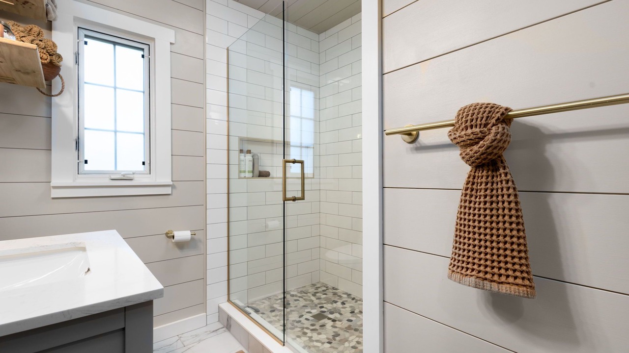 Photo of Bathroom in Niles