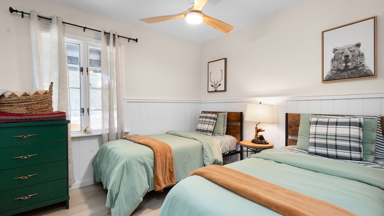 Photo of Bedroom in Niles