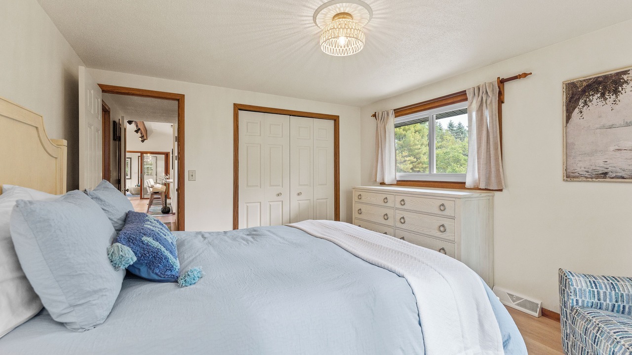 Photo of Bedroom in Montague