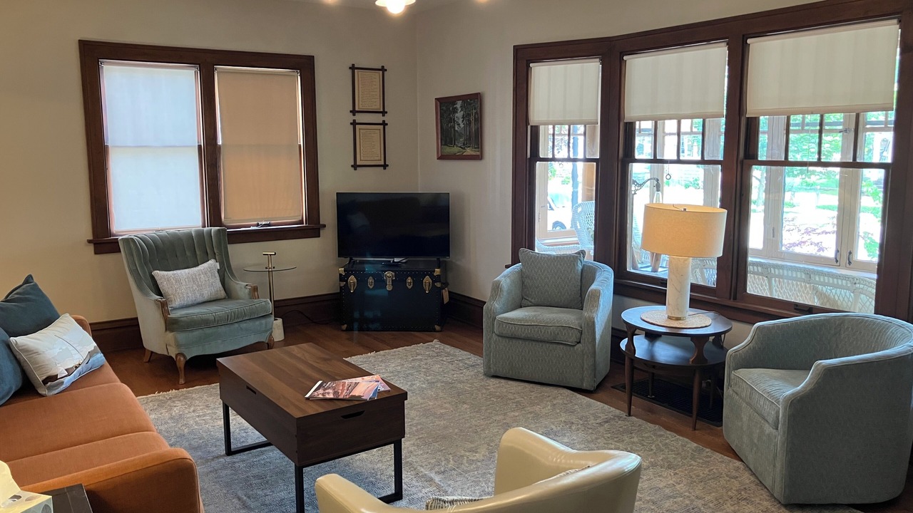 Photo of Livingroom in Holland Historic District