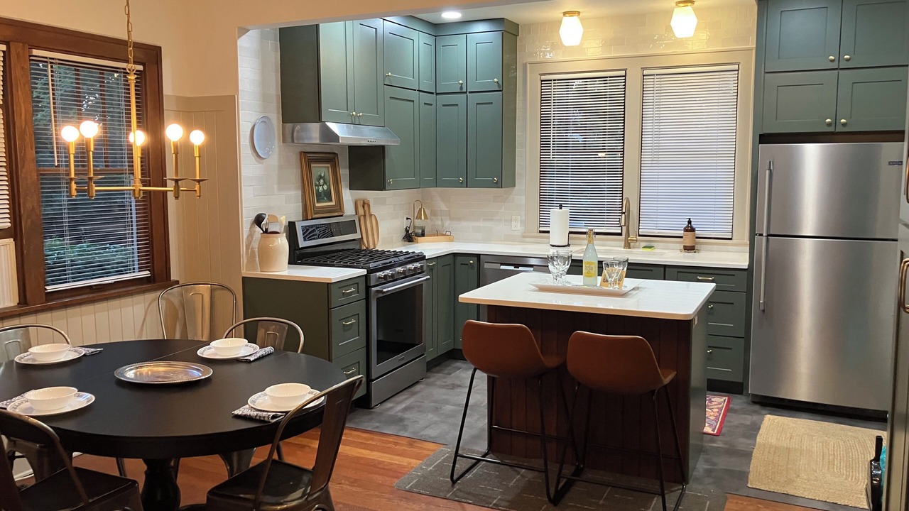 Photo of Kitchen in Holland Historic District