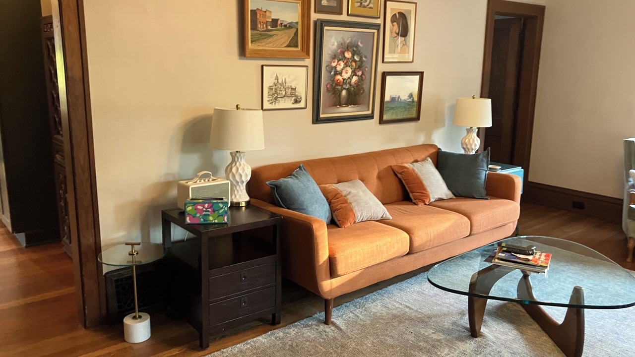 Photo of Livingroom in Holland Historic District