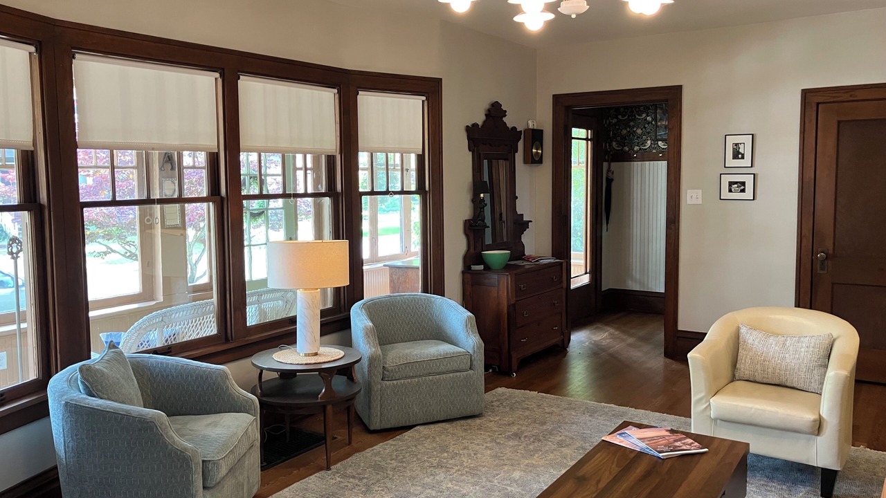Photo of Livingroom in Holland Historic District