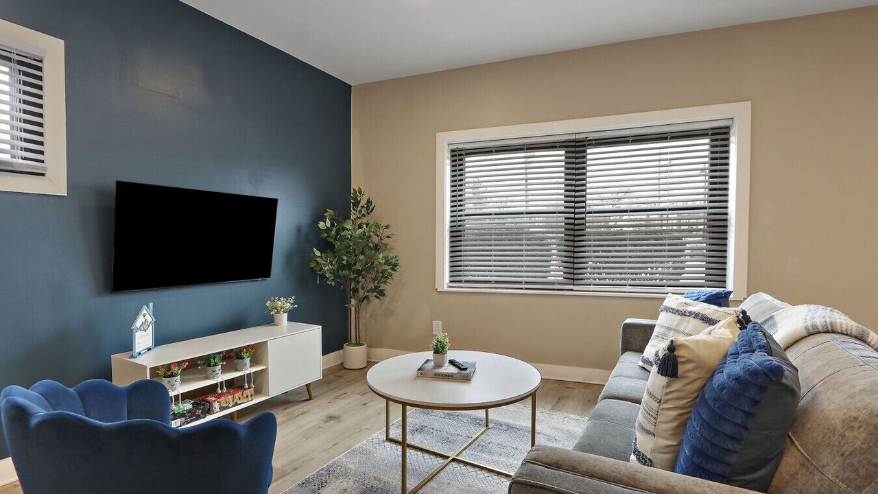 Photo of Bedroom in Lisle