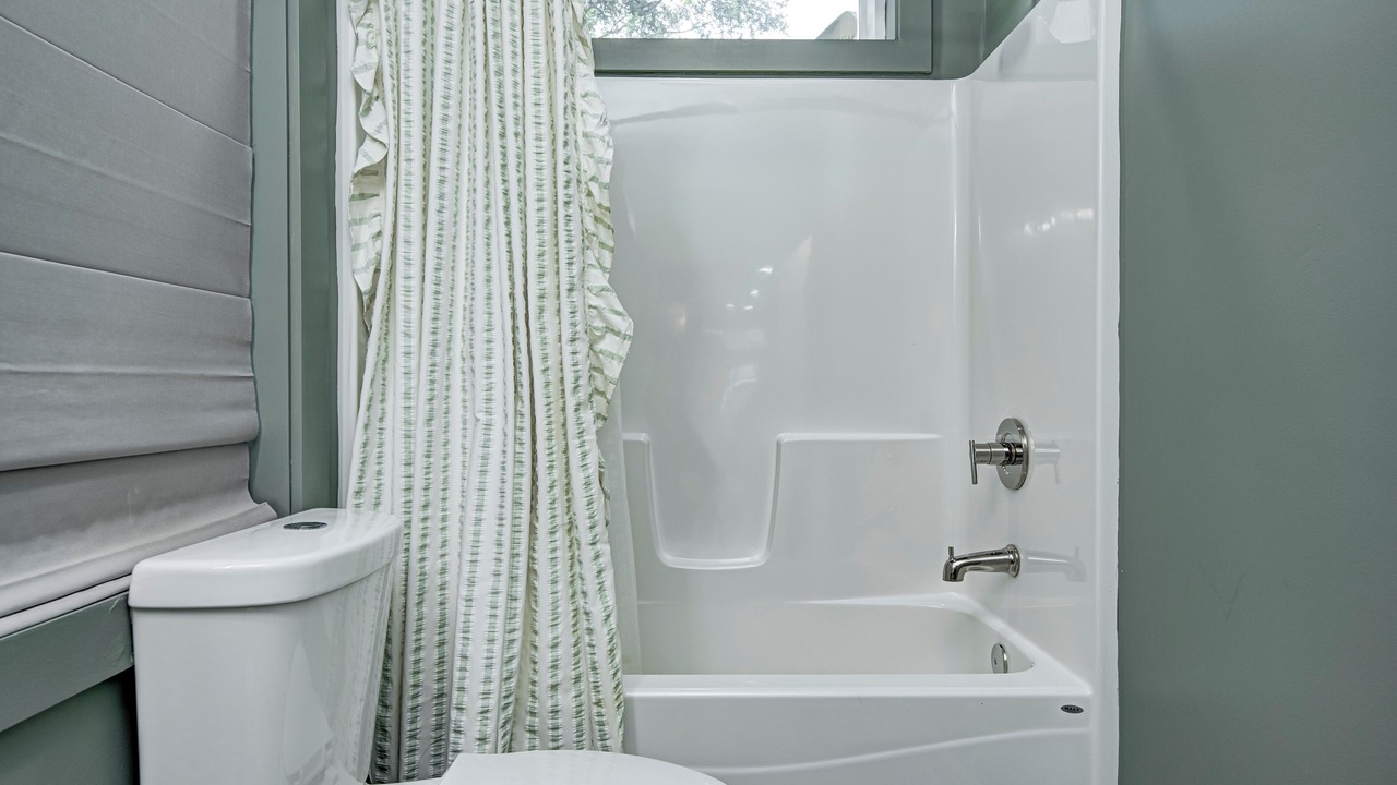 Photo of Bathroom in Babe Denny