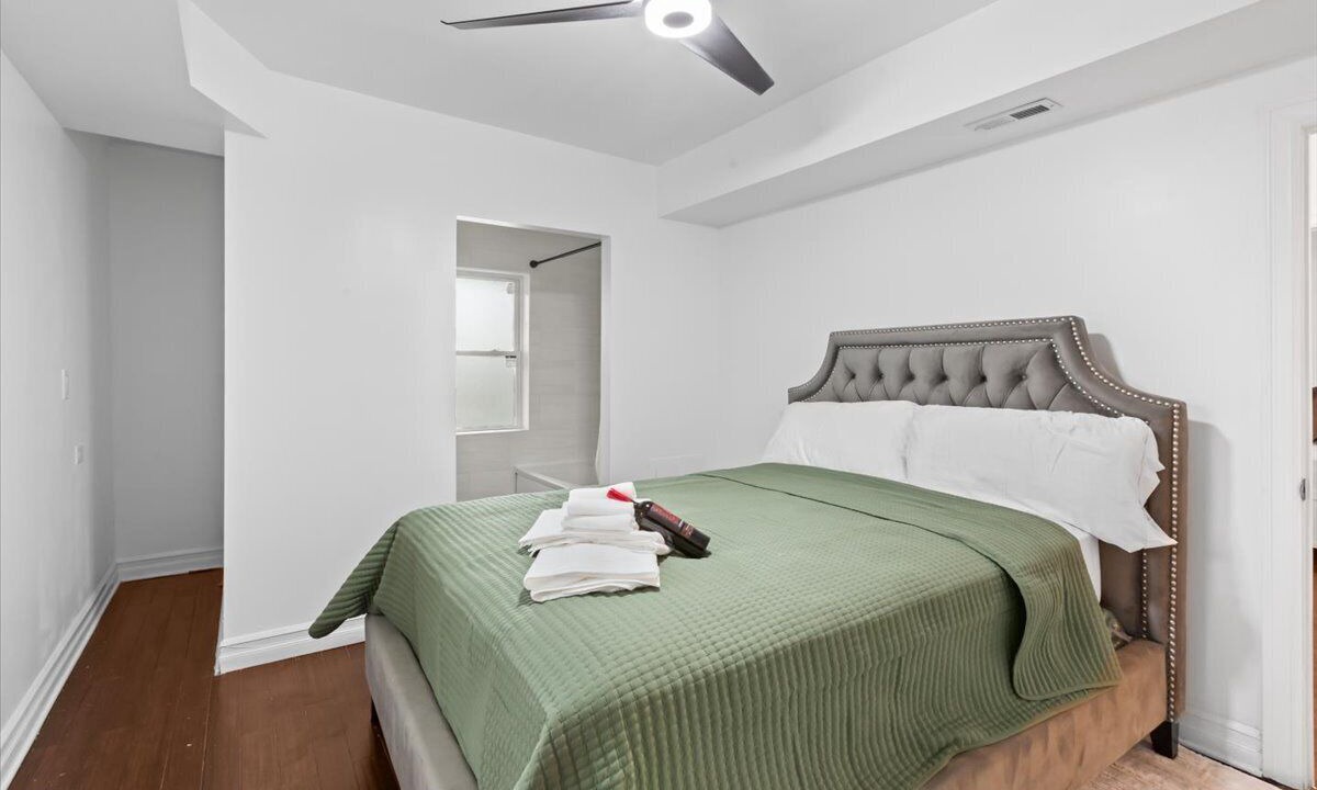 Photo of Bedroom in Beverly