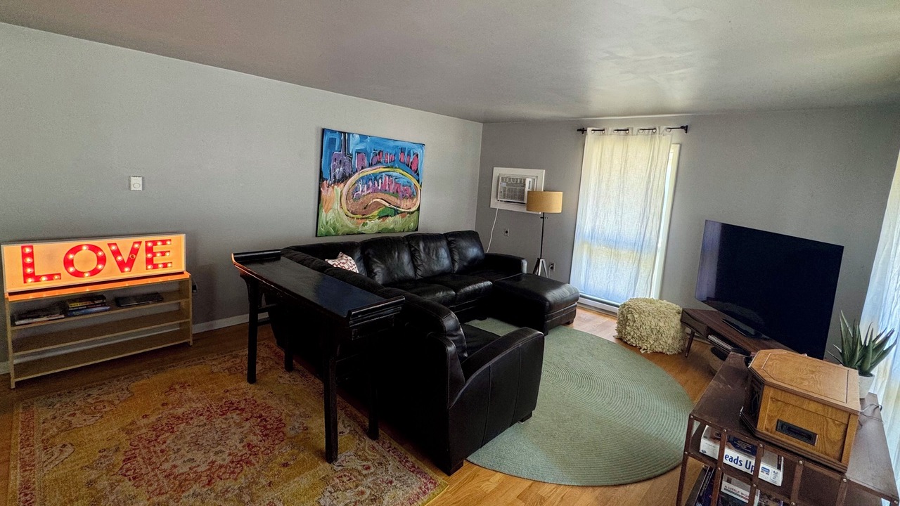 Photo of Livingroom in Shorewood-Tower Hills-Harbert