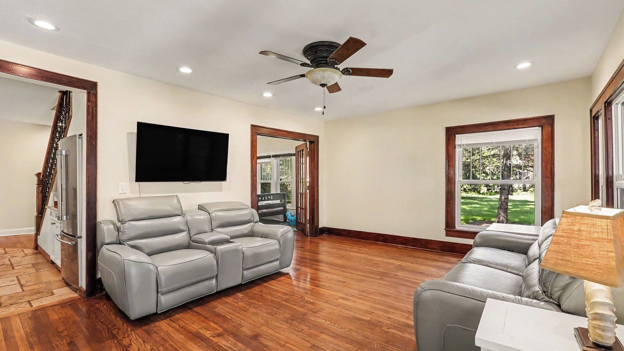 Photo of Livingroom in Whitmore Lake