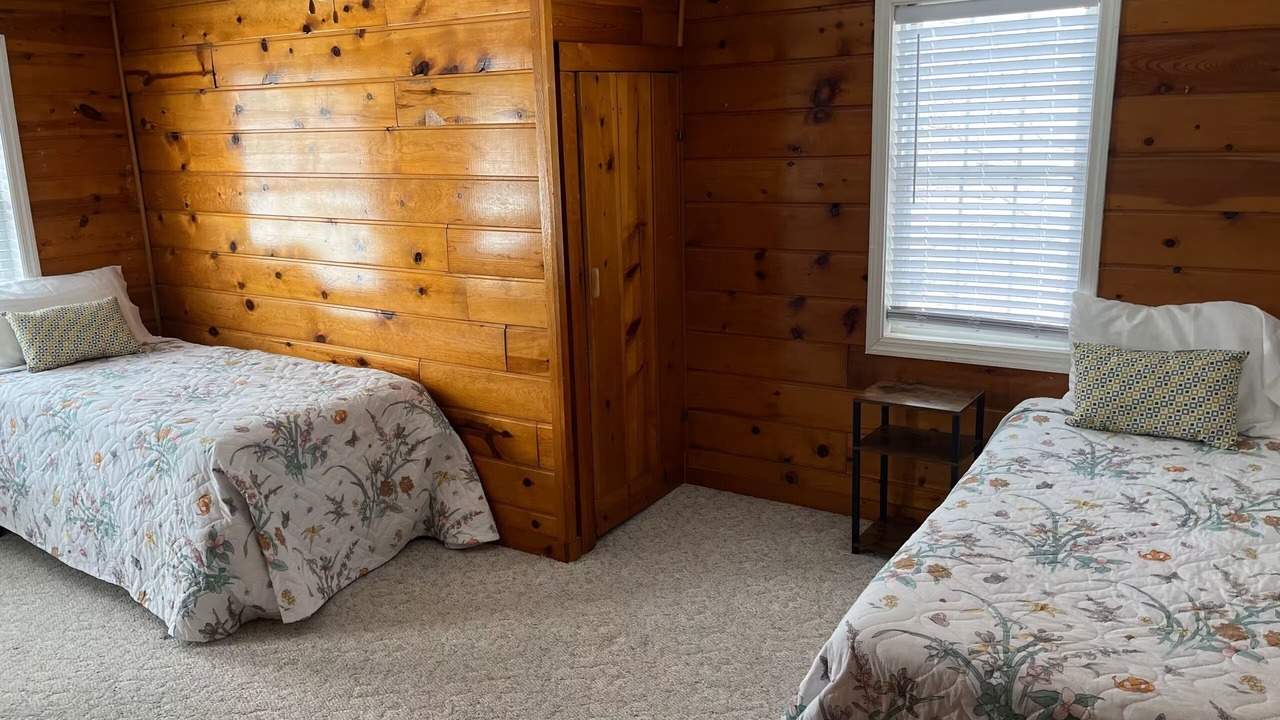Photo of Bedroom in Twin Lake