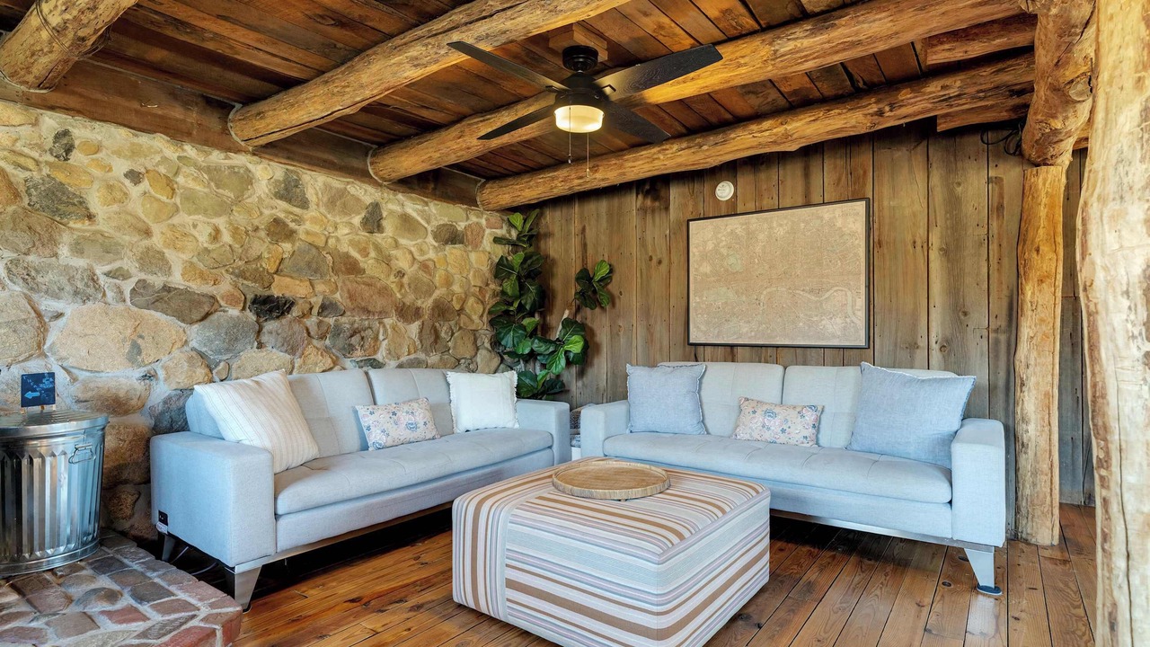 Photo of Livingroom in Allegan