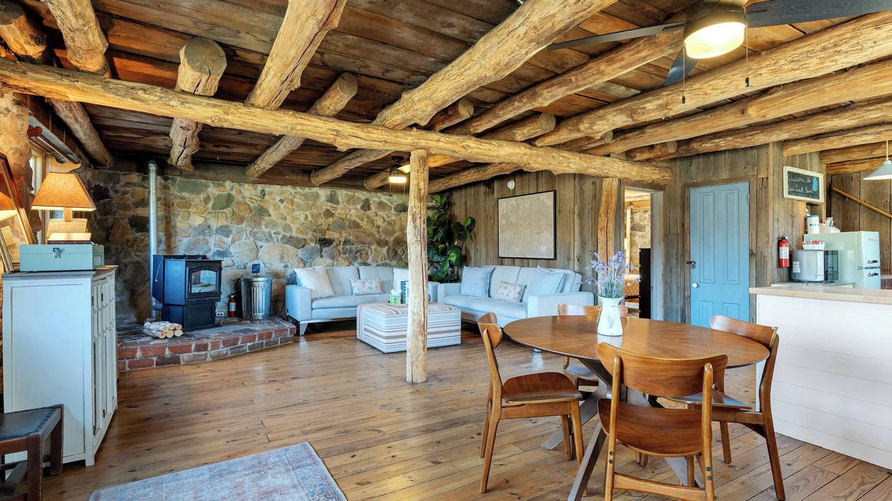 Photo of Livingroom in Allegan