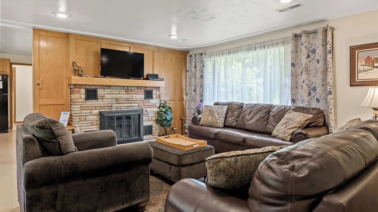 Photo of Livingroom in Kendall