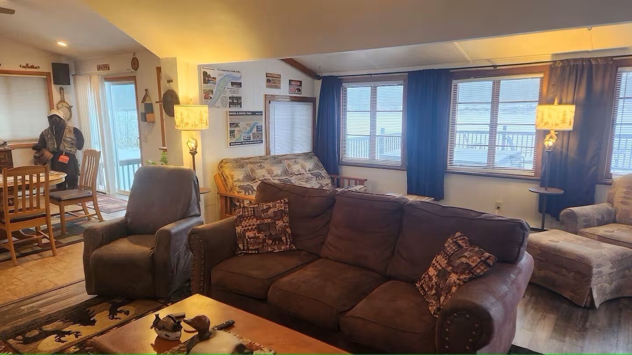 Photo of Livingroom in Colton