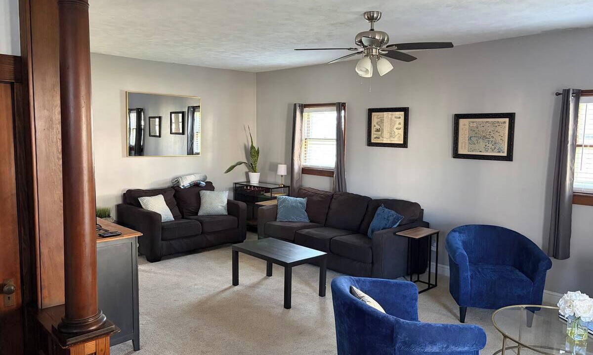 Photo of Livingroom in Hillsdale