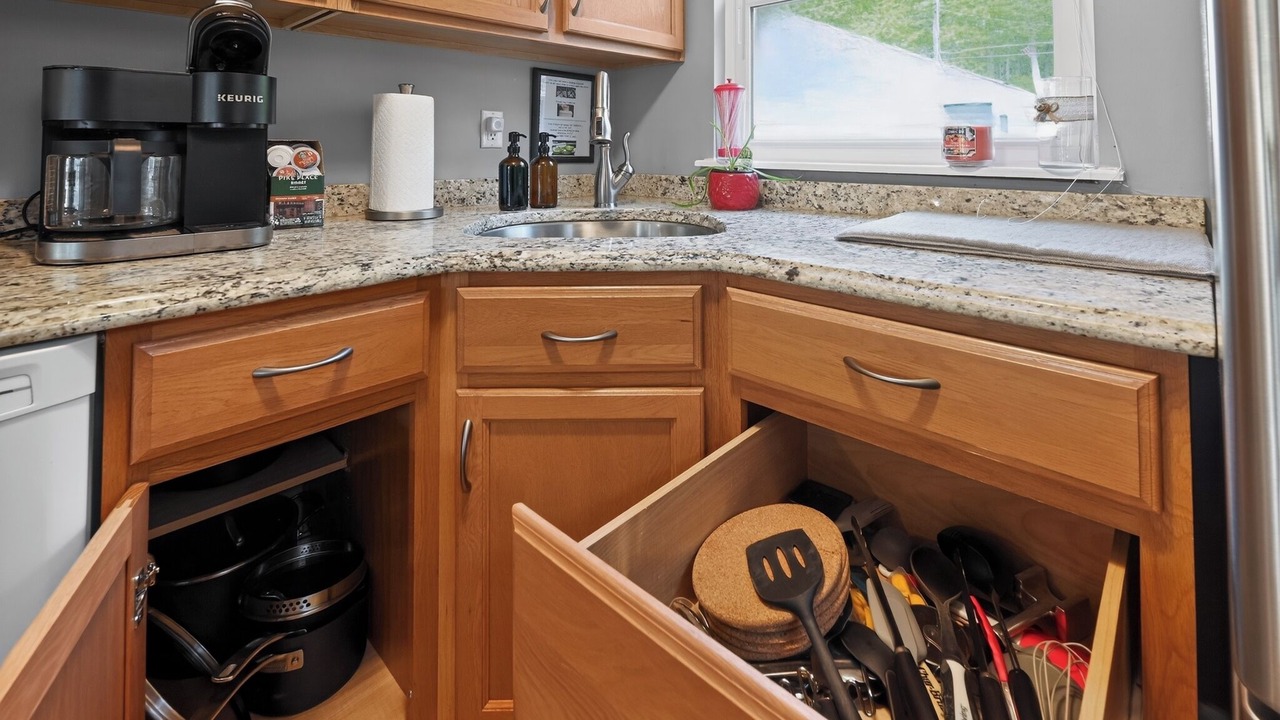 Photo of Kitchen in Putnam Township