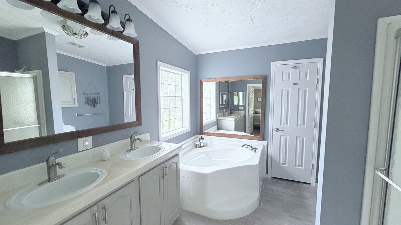 Photo of Bathroom in Sawyer
