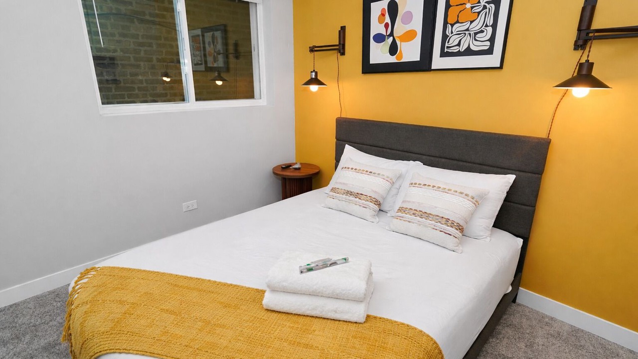 Photo of Bedroom in East Garfield Park