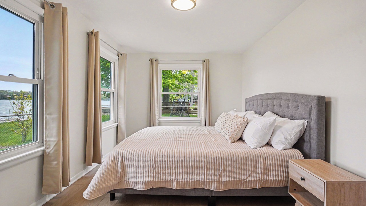 Photo of Bedroom in Scotts