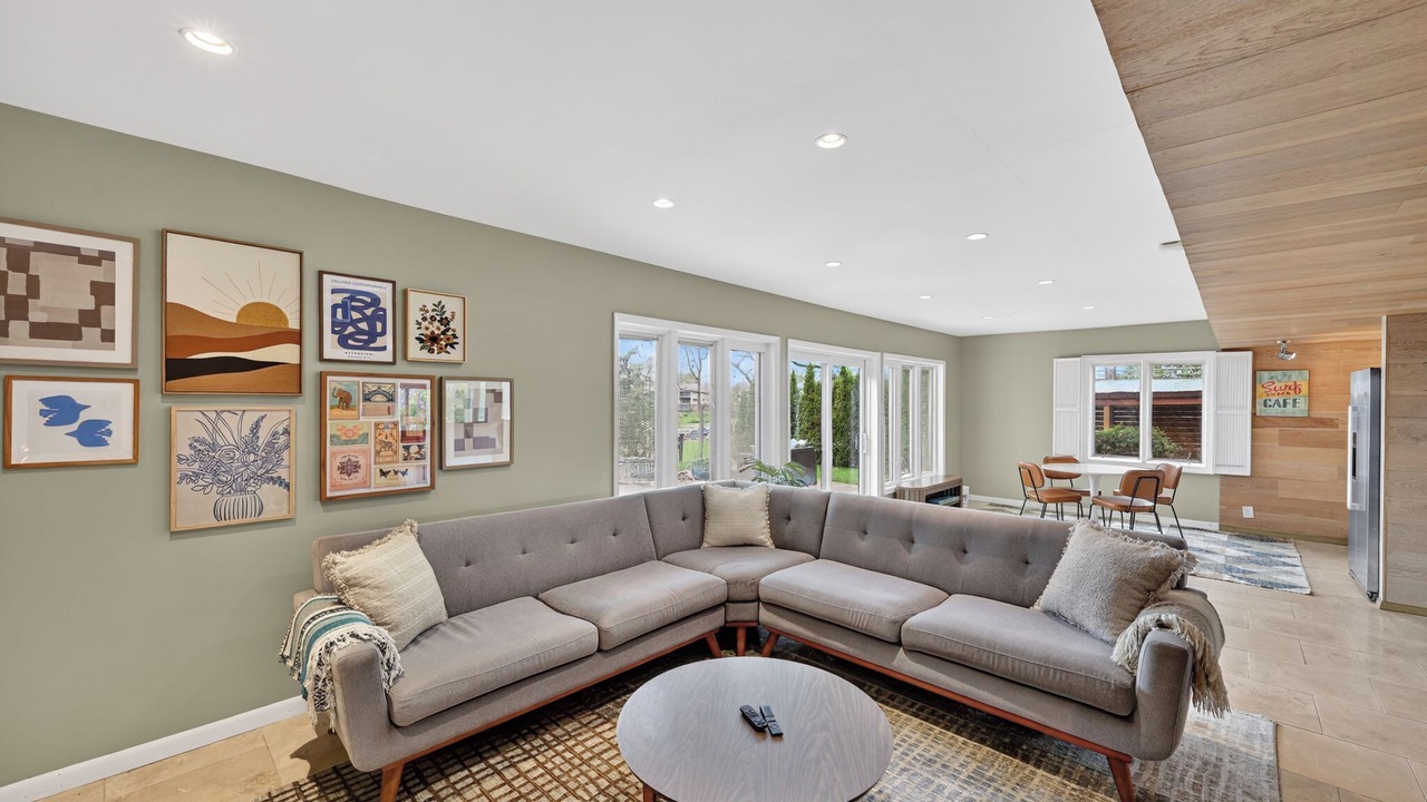 Photo of Livingroom in Battle Creek