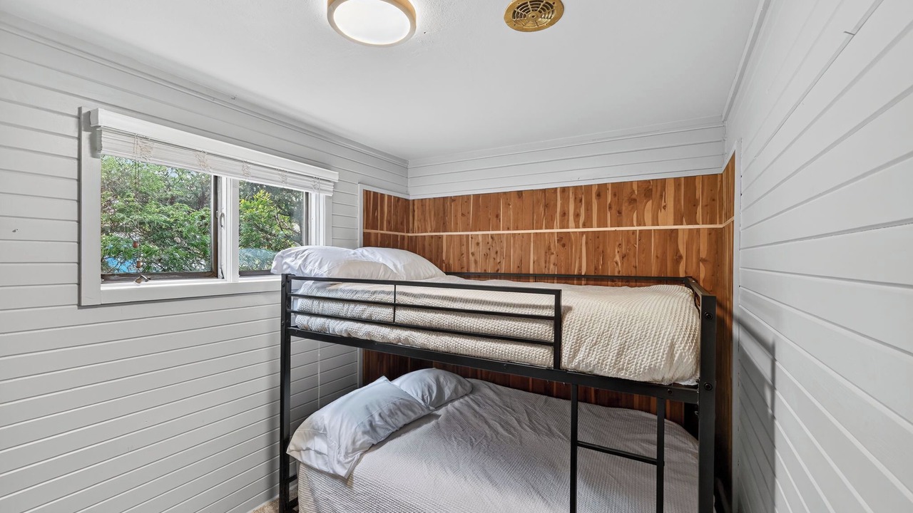 Photo of Bedroom in Battle Creek