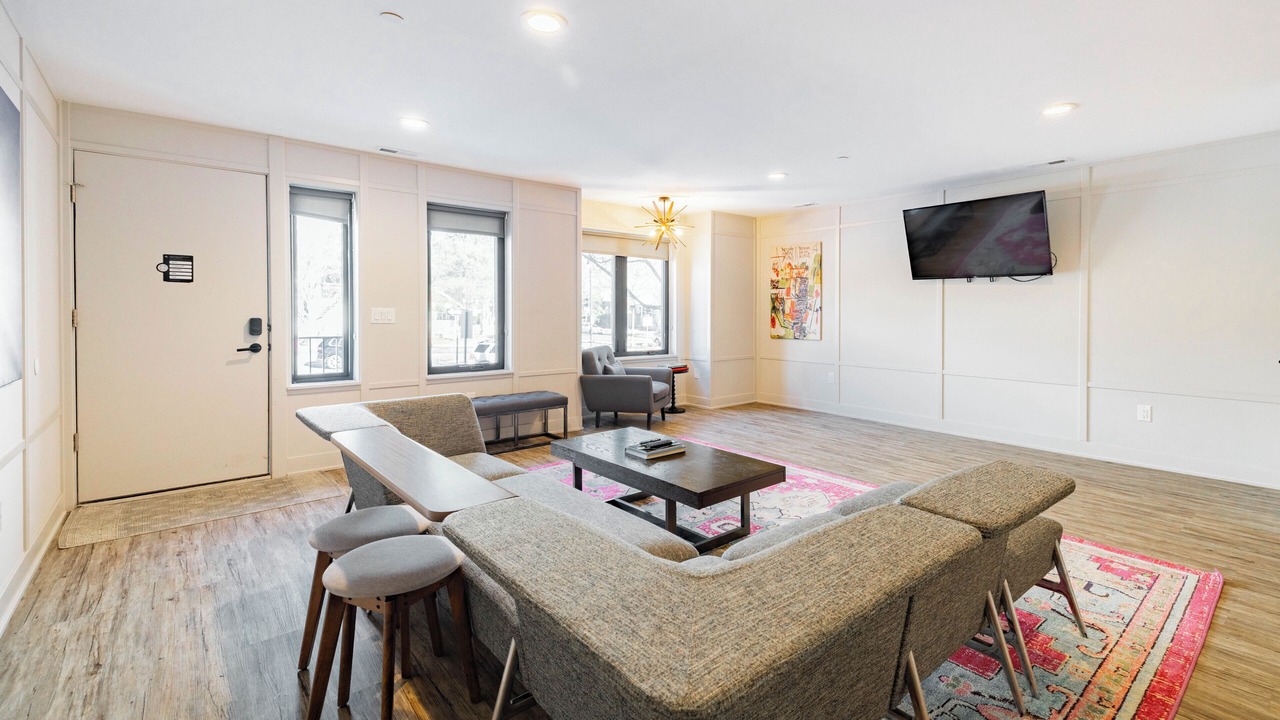 Photo of Livingroom in Burns Park