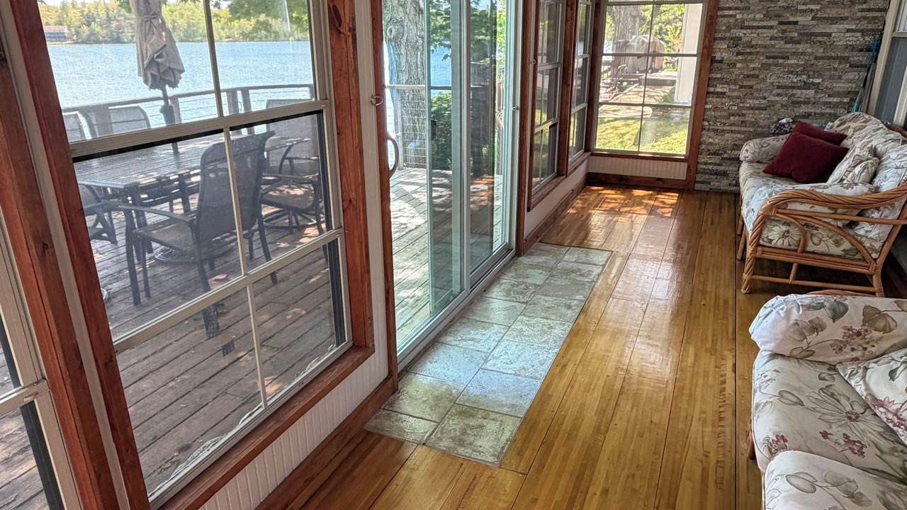 Photo of Livingroom in Howe