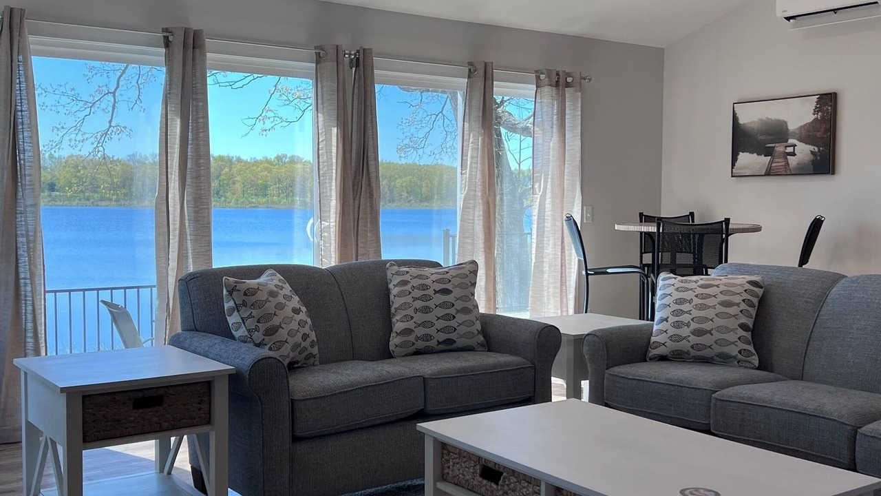 Photo of Livingroom in Delton