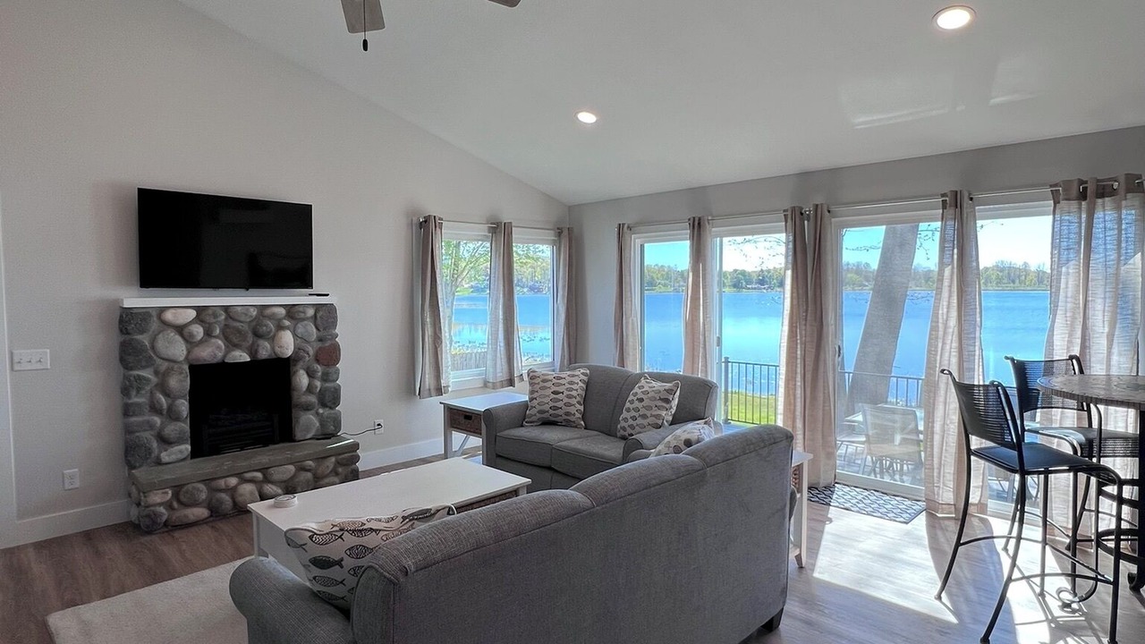 Photo of Livingroom in Delton
