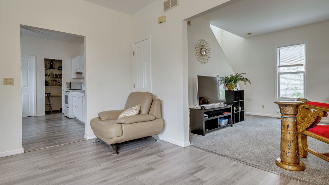 Photo of Livingroom in Champaign