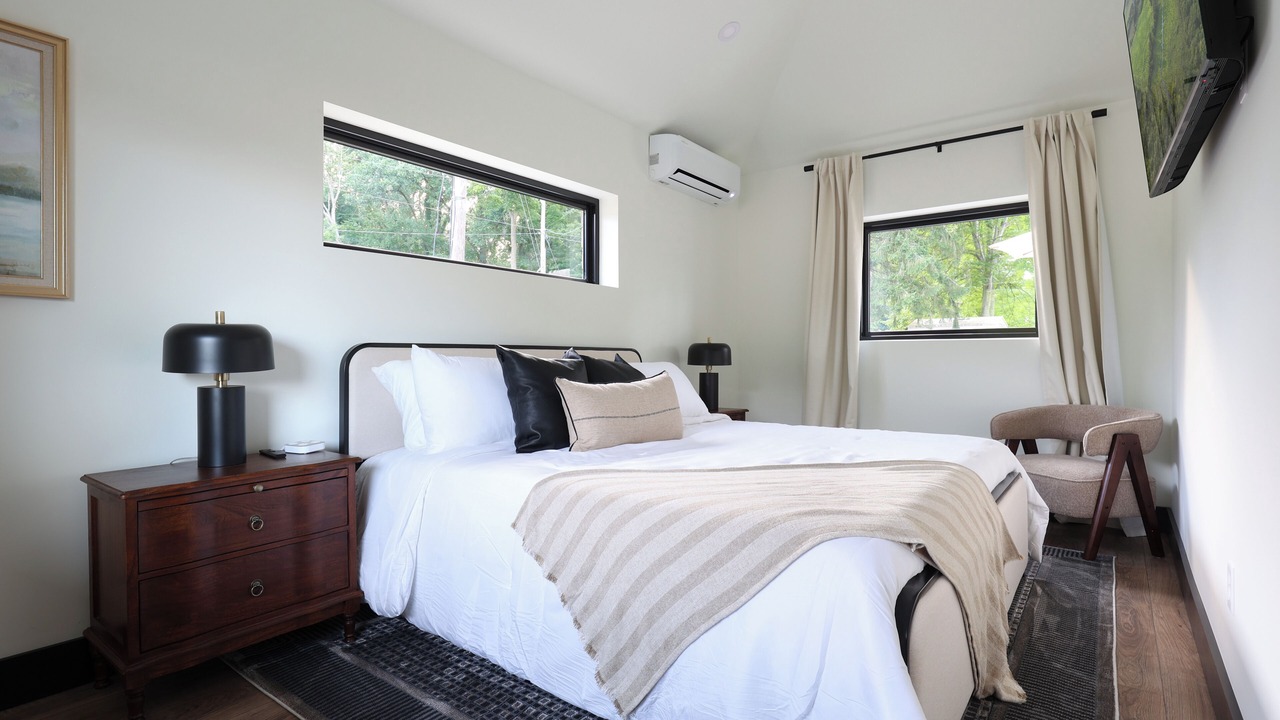 Photo of Bedroom in Jones