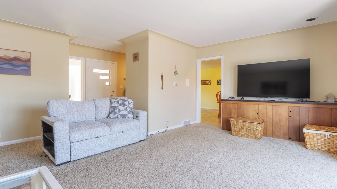 Photo of Livingroom in Paw Paw