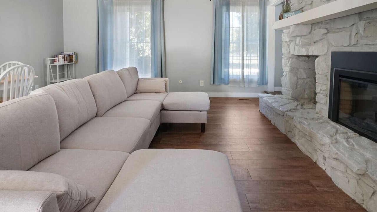 Photo of Livingroom in Avon